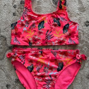 Girls swimsuit